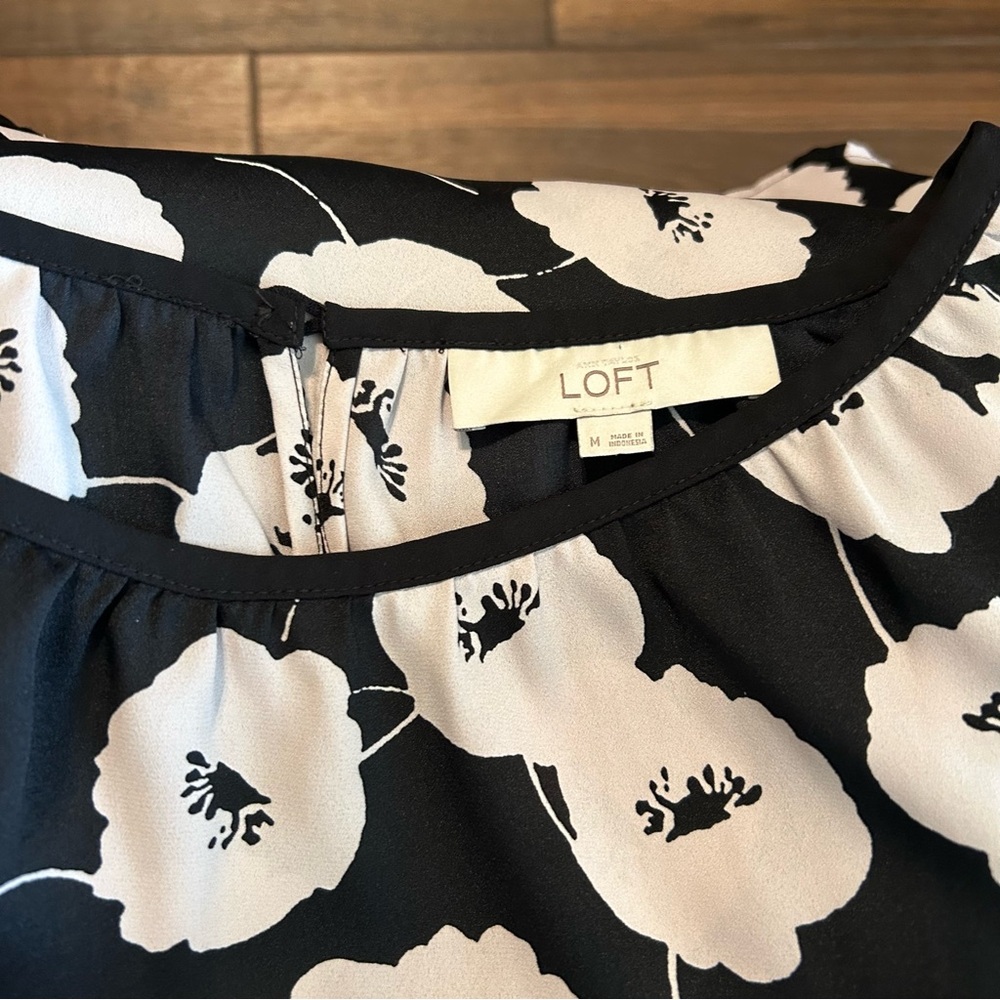 LOFT Women’s Long Sleeve Blouse Poppy Flower Medium Black Cream - Picture 8 of 9